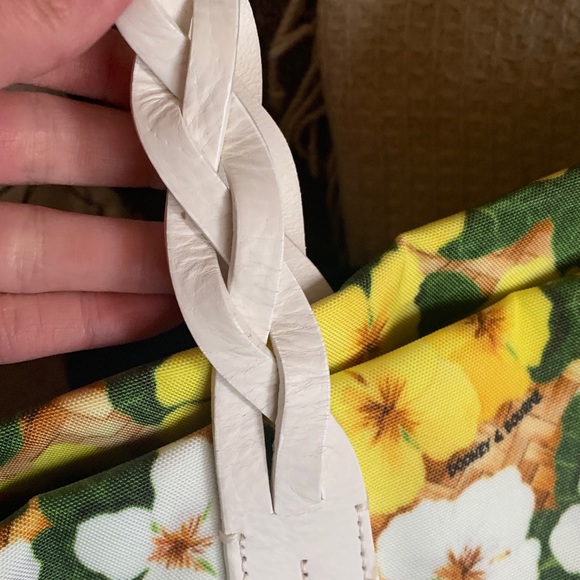 Authentic DOONEY & BOURKE Daisies floral Canvas/leather snap closure tote - Picture 4 of 16